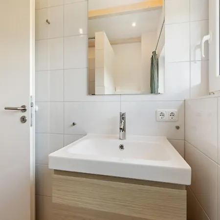 Charming Holiday In Near Seabeach Feriehus
