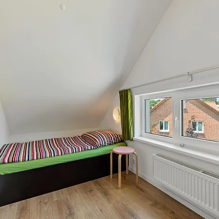 Charming Holiday In Near Seabeach Feriehus *