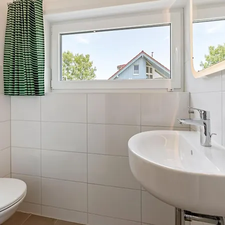 Charming Holiday In Near Seabeach * Zierow