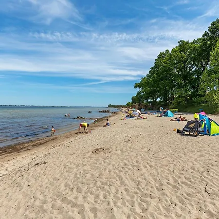 Charming Holiday In Near Seabeach Feriehus