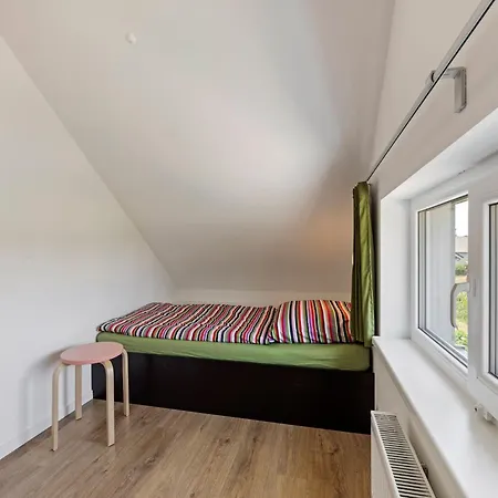 Charming Holiday In Near Seabeach Feriehus Zierow
