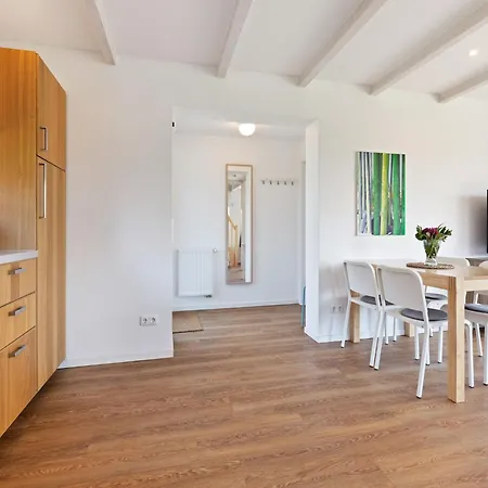 Charming Holiday In Near Seabeach * Zierow