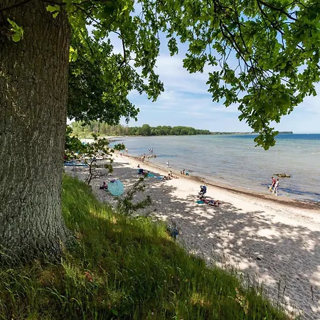 Charming Holiday In Near Seabeach * Zierow
