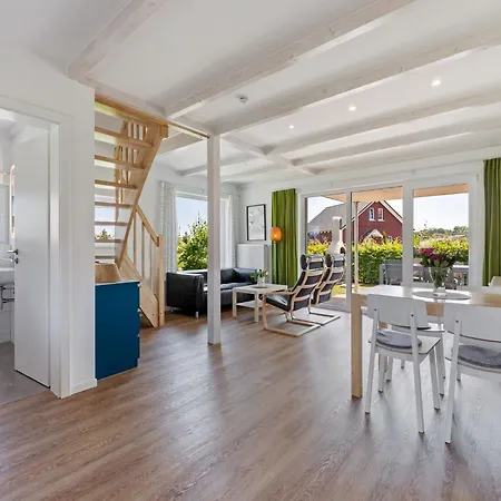Holiday home Charming Holiday In Near Seabeach
